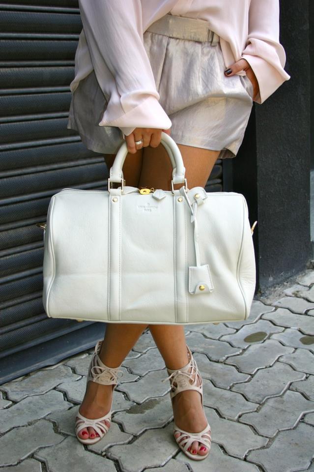 How To Style A Handbag For Any Outfit