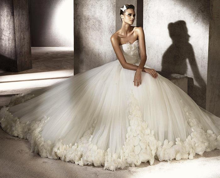 20 Mesmerizing  Wedding Gowns