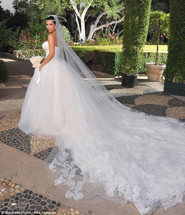 20 Mesmerizing  Wedding Gowns