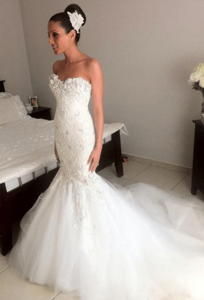 18 Glamorous Wedding Dresses