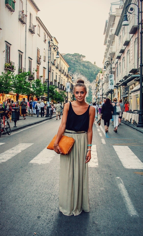 How To Style Maxi Skirts On A Chic Way