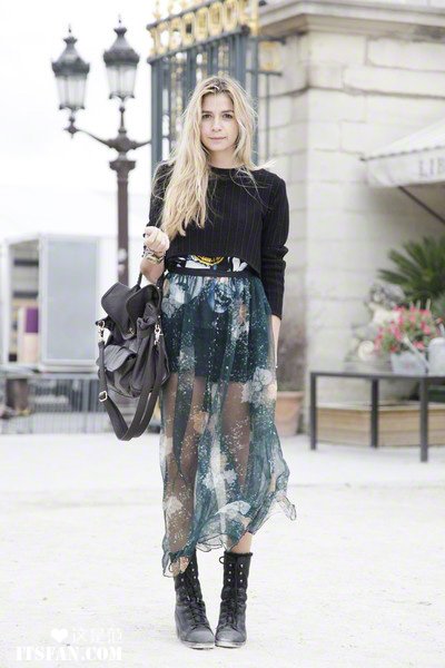 How To Style Maxi Skirts On A Chic Way