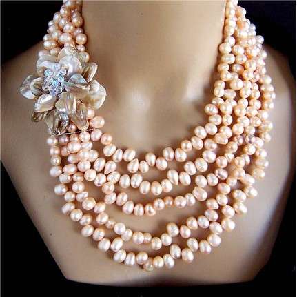 How To Wear Pearl Jewelry