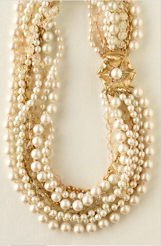 How To Wear Pearl Jewelry