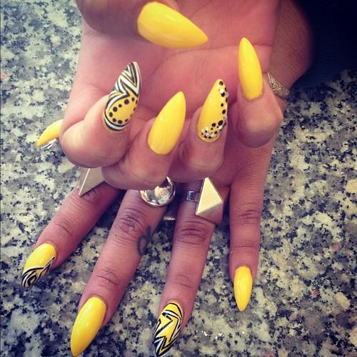 32 Extravagant Summer Nails Art Designs