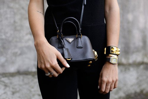Summer Fashion Trend : Black and Gold