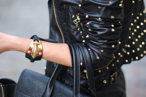 Summer Fashion Trend : Black and Gold