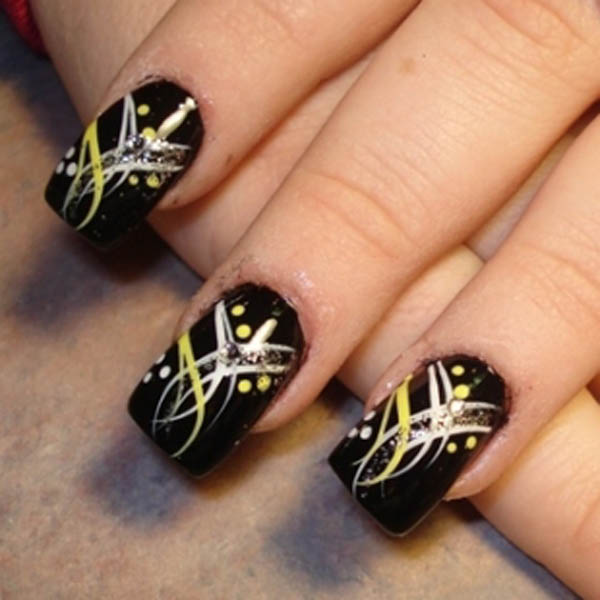 21 Amazing And Attractive Nail Paint Designs