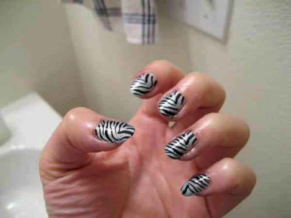 21 Amazing And Attractive Nail Paint Designs