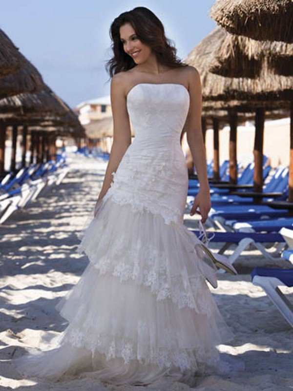 How To Choose A Beach Wedding Dress