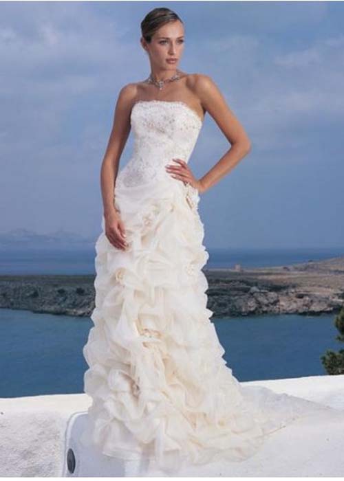 How To Choose A Beach Wedding Dress