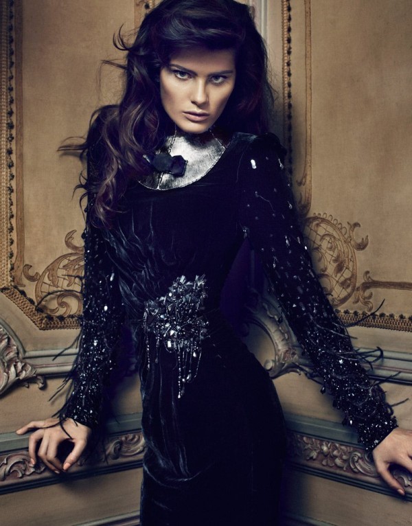 ISABELI FONTANA SMOLDERS IN LUXE STYLE FOR SERGI PONS’ EL PAIS SHOOT