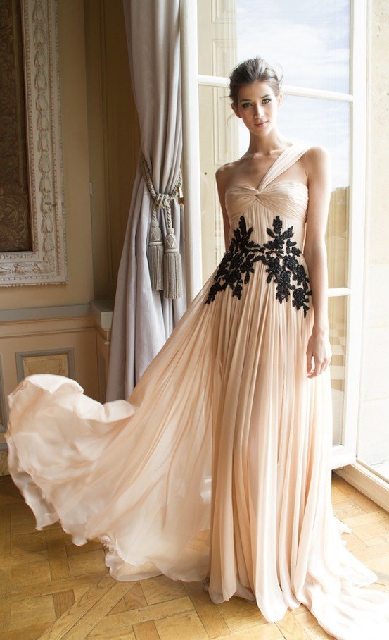 An Ultimate Evening Dress Shopping Guide