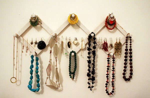 30 Crafty DIY Jewelry Storing Ideas