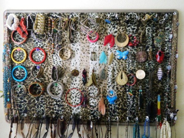 30 Crafty DIY Jewelry Storing Ideas