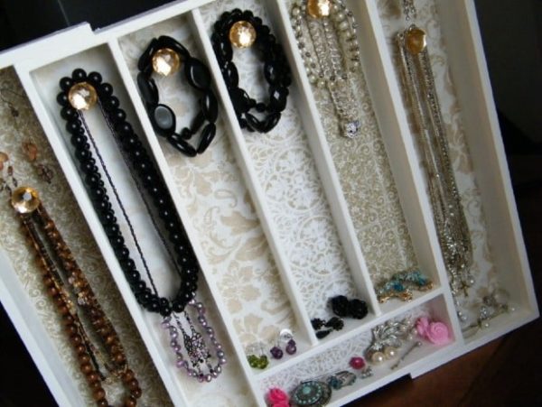 30 Crafty DIY Jewelry Storing Ideas