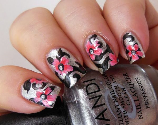 25 Amazing Flower Nail Art Design Ideas