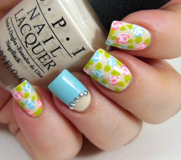 25 Amazing Flower Nail Art Design Ideas