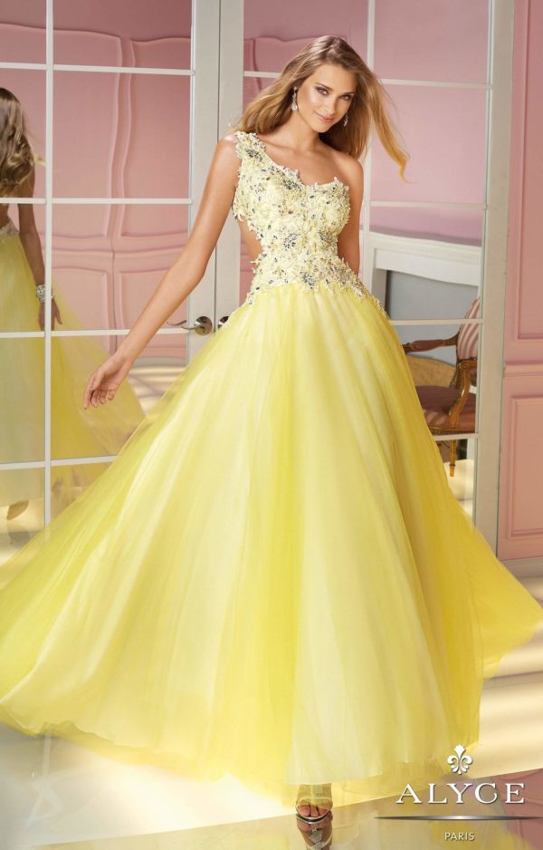 An Ultimate Prom Dress Shopping Guide