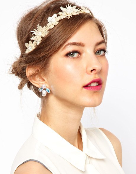 Must Have Fashion Accessories For This Summer - Flower In Your Hair ...