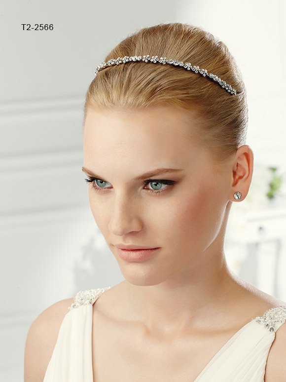 TOP UP BRIDAL HAIRSTYLE WITH STUNNING DECORATIONS OF SAN PATRIC