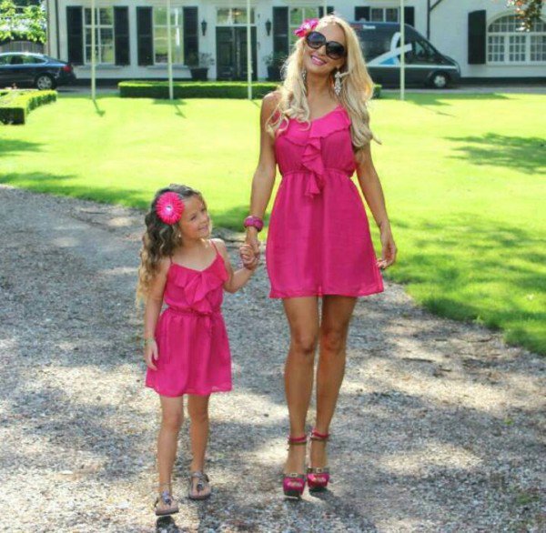 FASHION MOTHERS WITH THEIR LITTLE FASHION PRINCESSES