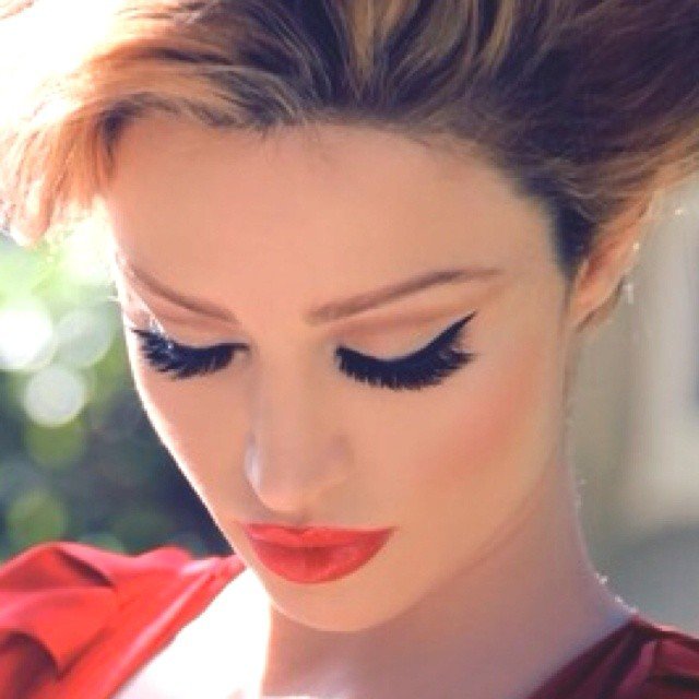 BEAUTIFUL MAKEUP AND RED LIPSTICK - ALL FOR FASHION DESIGN