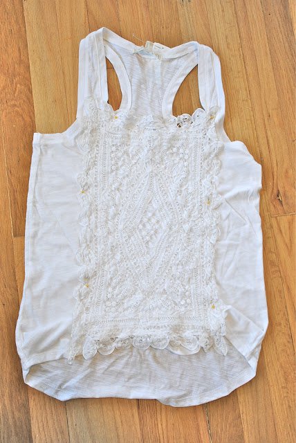 10 Perfect DIY Ideas For Embellishment Your T   Shirt Using A Lace Doily