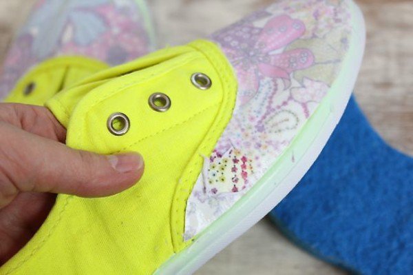 10 Spectacular DIY Makeovers For Renew Your Sneakers