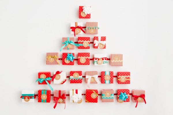 11 Totally Genius Tips And Tricks To Wrap A Gift On The Easiest Way