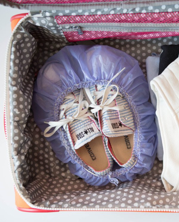 20 Ultra Useful Space Saving Hacks For Packing Your Suitcase