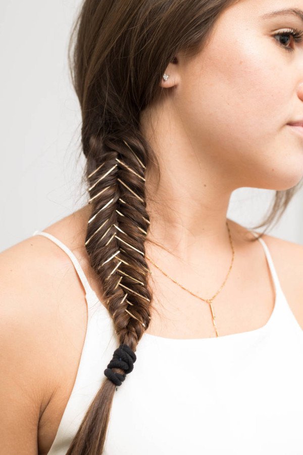 15 Gorgeous Bobby Pin Hairstyles That You Can Easily Do In A Minutes