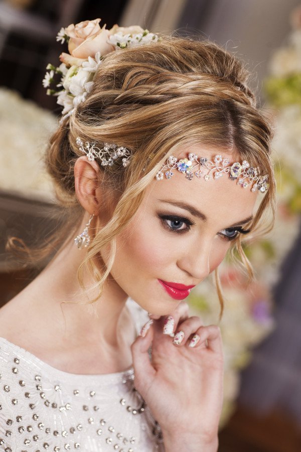 9 Luxury Wedding Accessories That Will Boost Your Glamorous Look