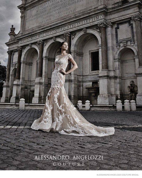 22 Magnificent Wedding Dresses That Will Take Your Breath Away