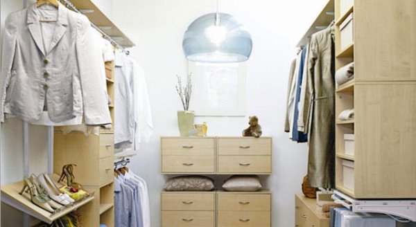 How to Organize Your Closet