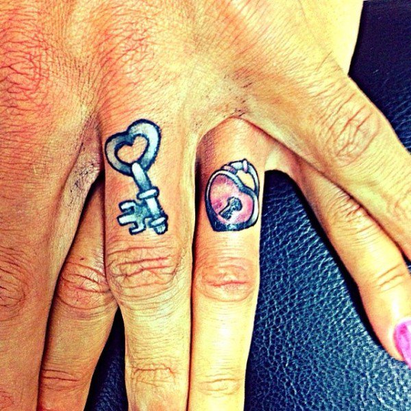 12 Cute Tattoo Engagement Rings That Will Make You Forget About Diamonds