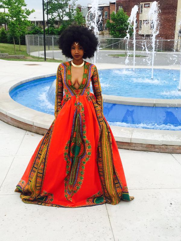 This High Schoolers Self Designed Prom Dress Got Her Crowned Queen Of The Internet