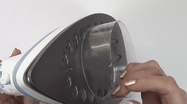This Girl Melts Plastic Bottles On Iron! The Reason For That, Will Impress Every Girl