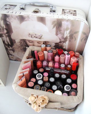 15 Smart DIY Makeup Organizers