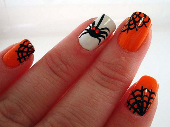 16 Spooky Halloween Nail Art