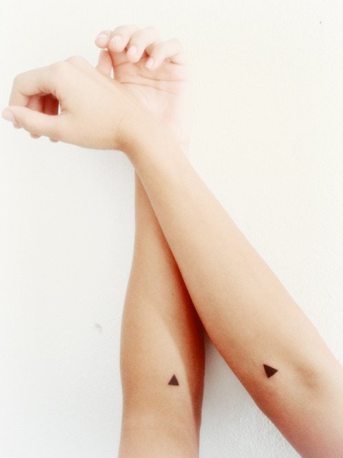 17 Adorable Tiny Tattoos That Everyone Will Love
