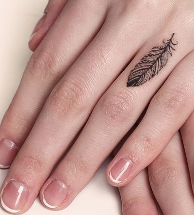 17 Adorable Tiny Tattoos That Everyone Will Love