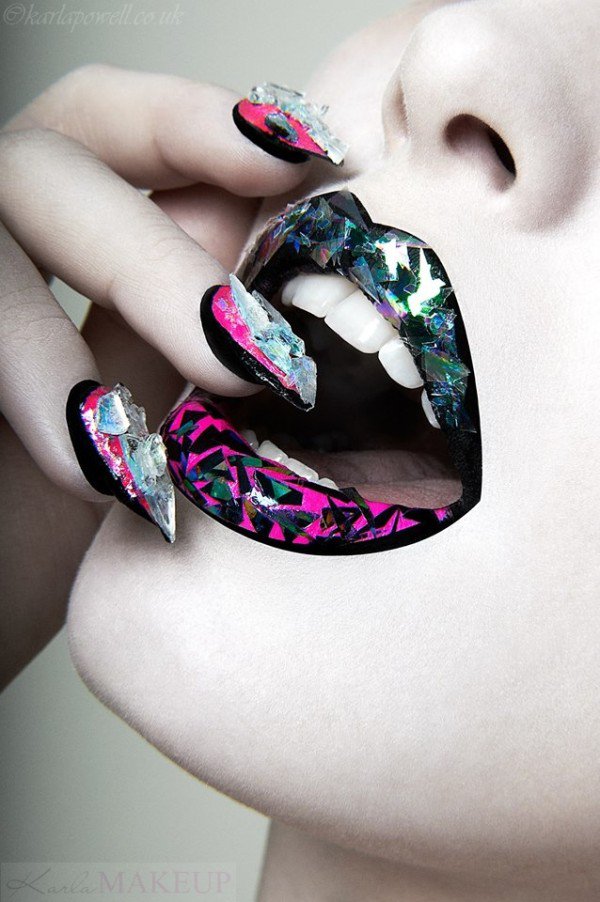 The New Gorgeous Nail Designs Trend Broken Glass That Will Make You Nervous About Wiping Yourself