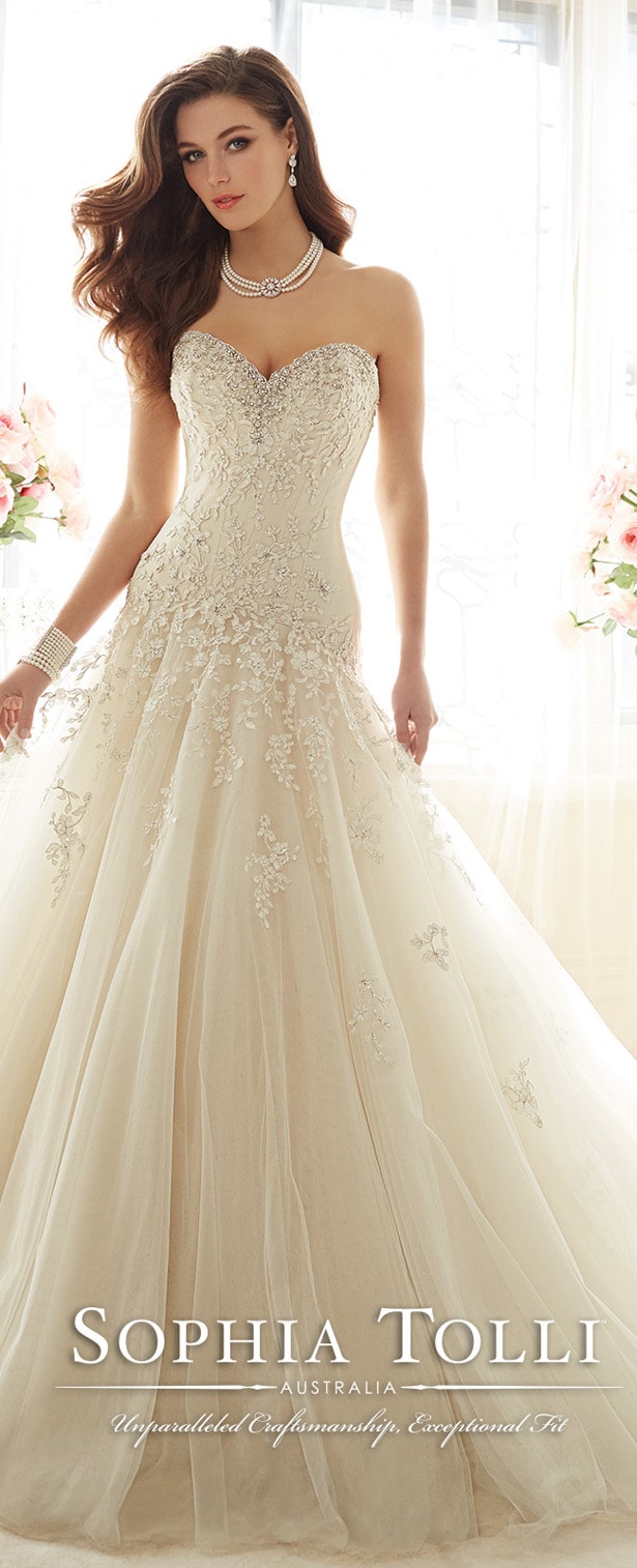 15+Gorgeous Wedding Dresses To Bring More Glamour to Your Wedding Party ...