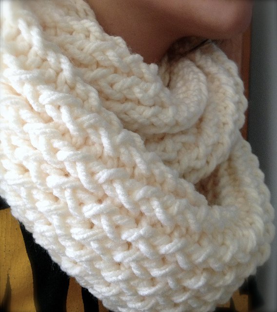 The Most Amazing Tutorial:  How To Use A Knitting Loom To Make An Infinity Scarf