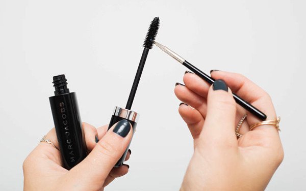 8 Pretty Simple Makeup Hacks That Will Make You Look Gorgeous Easily