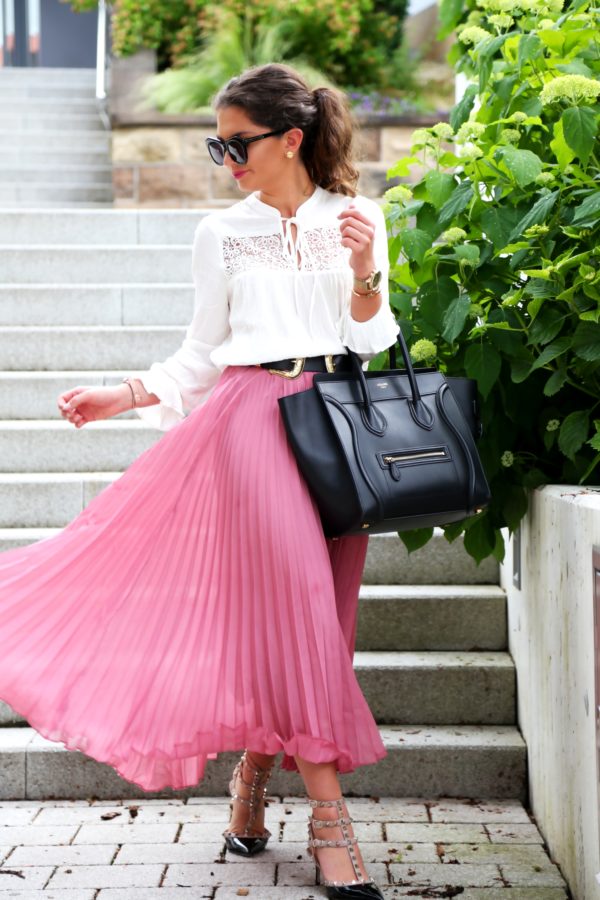 Latest Trendy Maxi Skirt Outfit Ideas for Fashion Girls