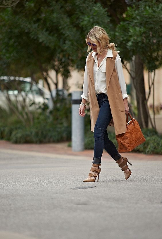 Perfect Time For Long Vest Look. 20 Outfits That Will Turn You Into a Super Chic This Season.