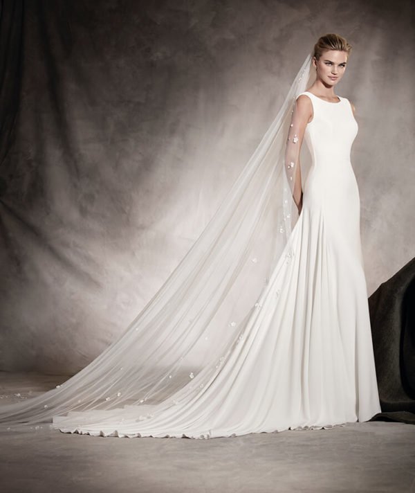 Simplicity And Refinement The  PRONOVIAS Bridal Collection 2017