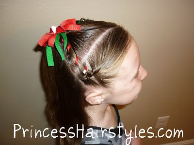 Christmas Hairstyles For The Little Princesses, Easy to Be Copied.